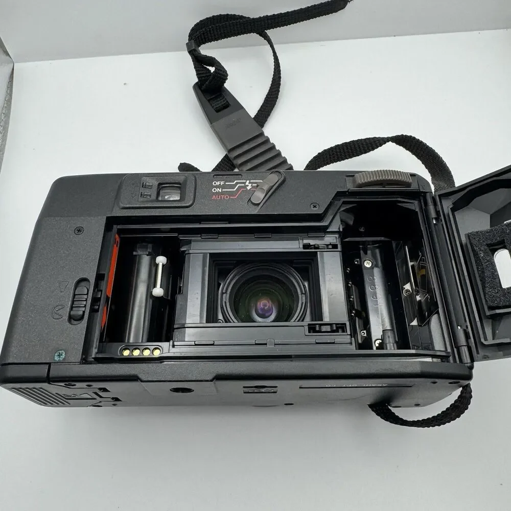 Pentax IQZoom AF Macro Zoom 35-70mm Point & Shoot 35mm Camera Untested Powers On